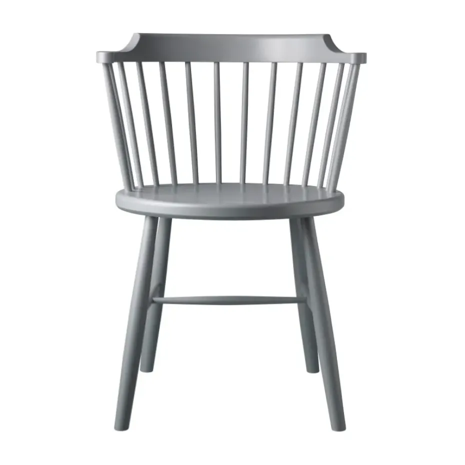 Chaise J18, Beech light grey painted