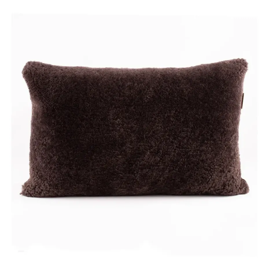 Coussin en peau de mouton Shepherd Lina 40 x 30 cm, marron foncé