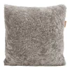 Coussin en peau de mouton Shepherd Lina 40 x 40 cm, pierre