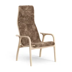 Fauteuil Lamino hêtre laqué/peau de mouton, Sahara (marron nougat)